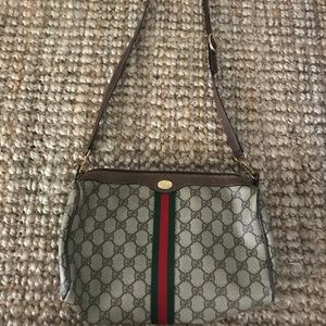 GUCCI SHOULD BAG PURSE- AUTHENTIC